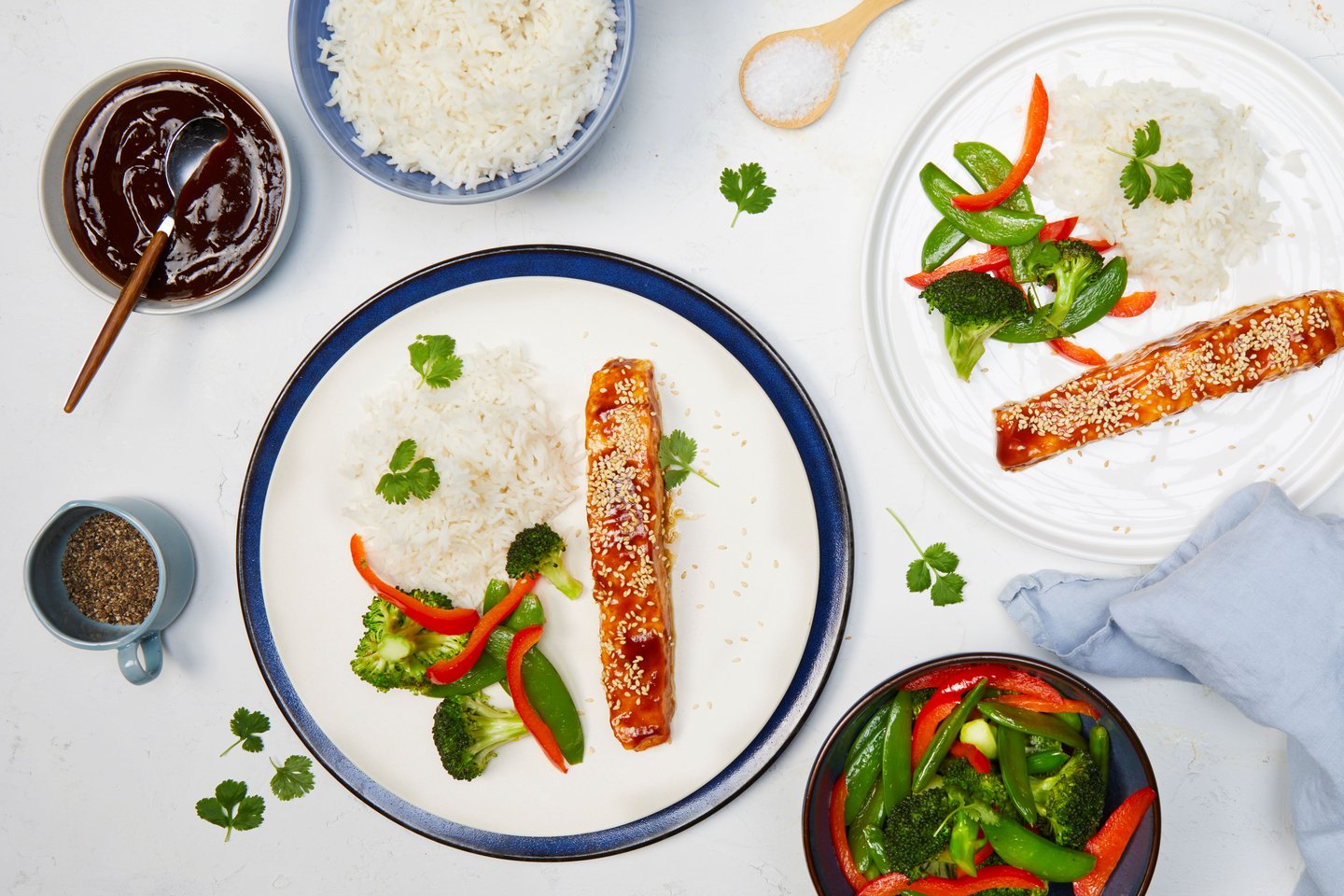 Teriyaki-laks med stekte grønnsaker og ris