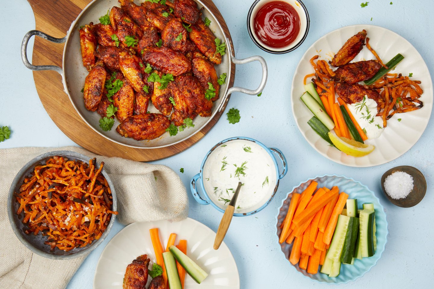 Kyllingvinger med søtpotetfries og mild ranchdipp
