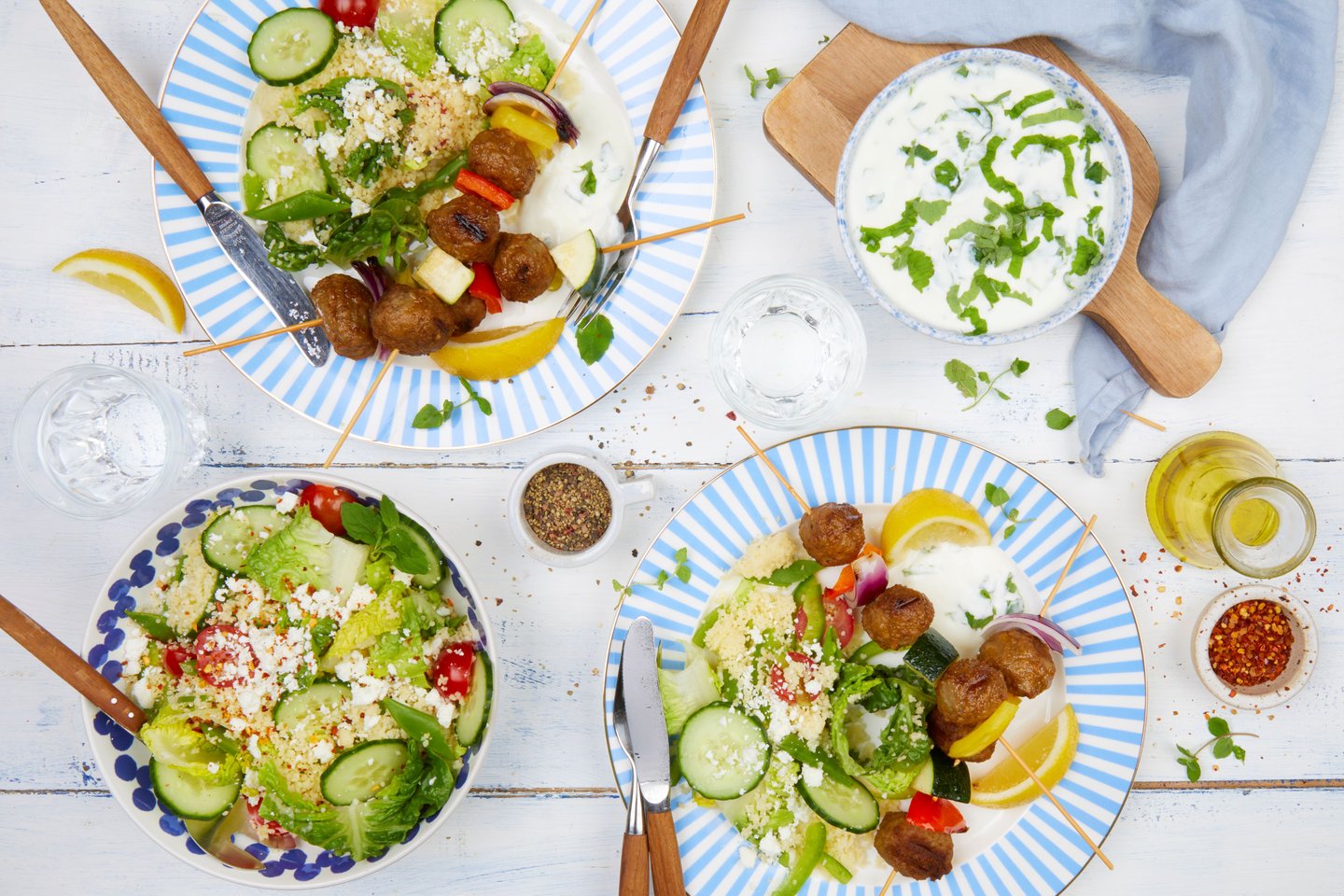 Grillspyd med kjøttboller og couscoussalat