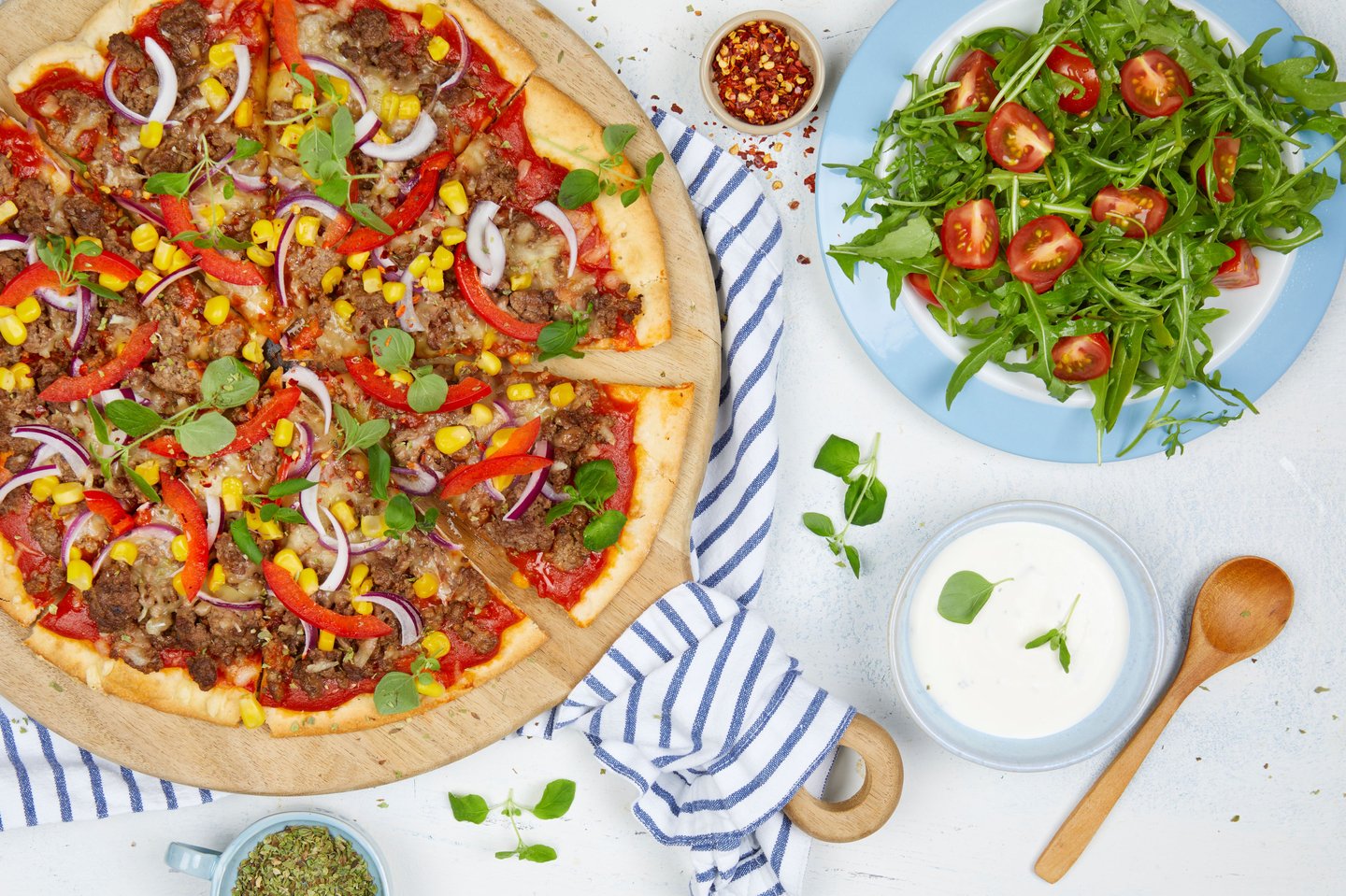 Pizza med karbonadedeig