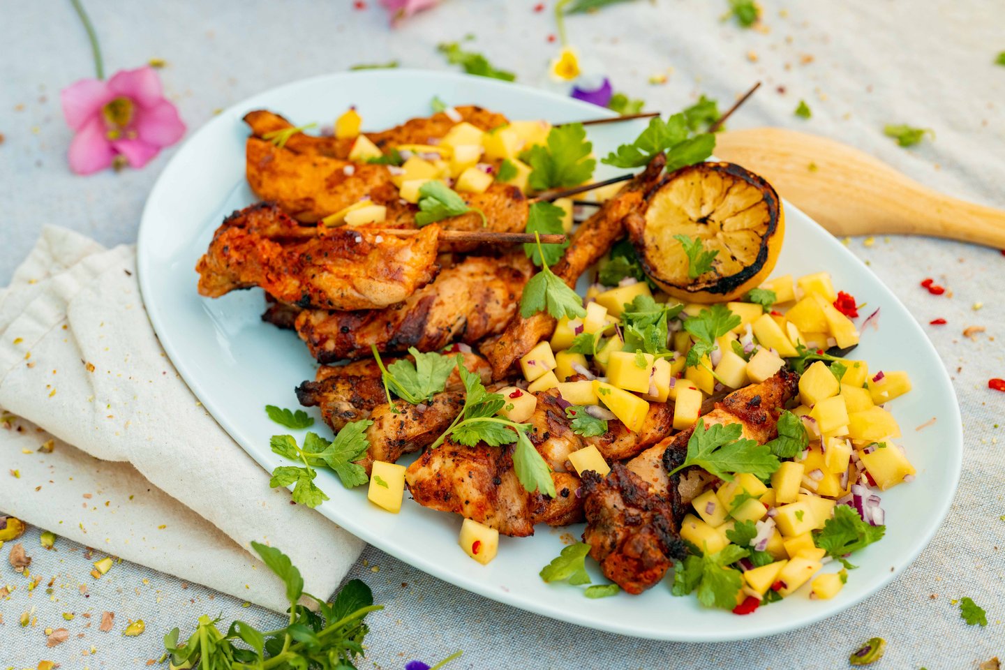 Grillspyd med mangosalsa