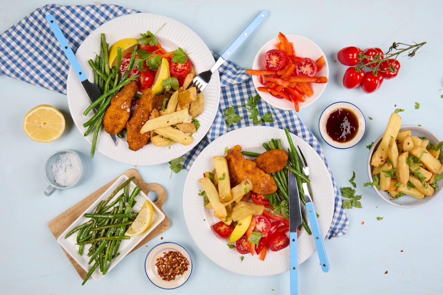 Crispy chicken sticks med steakhouse fries