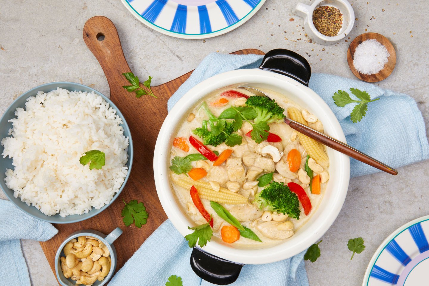 Mild grønn curry med kylling