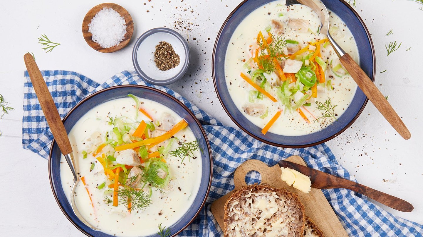 Fiskesuppe med seiloin og rotgrønnsaker