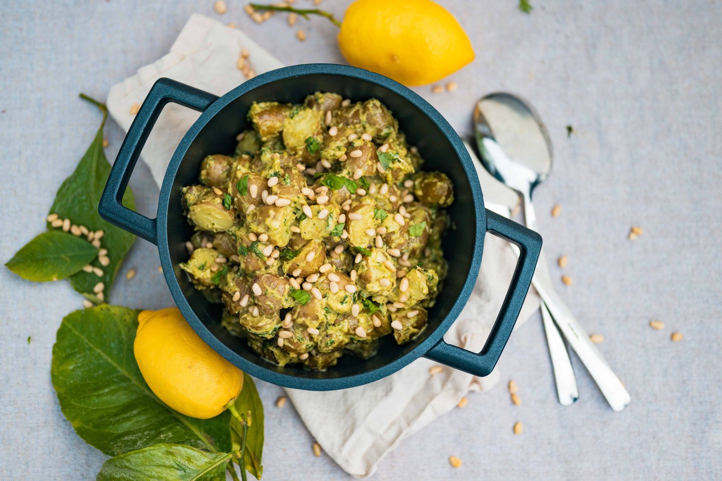 Potetsalat med pesto og parmesan