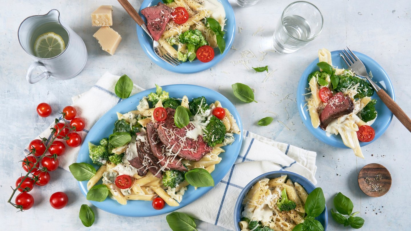 Oksestek med penne og gorgonzolasaus