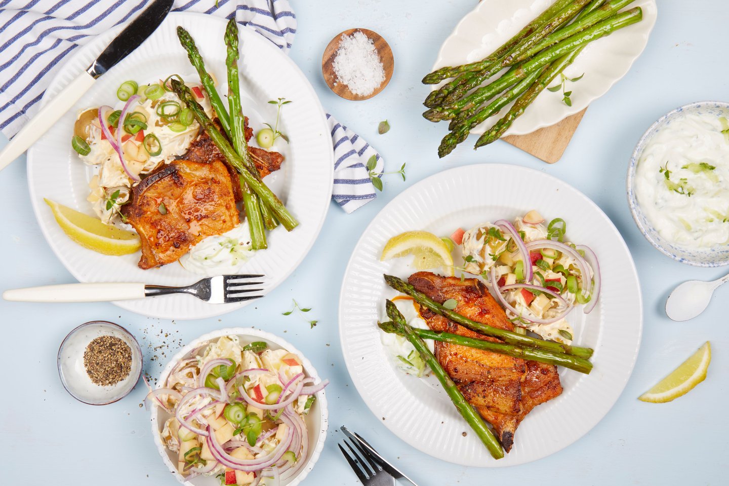 Grillskiver med kremet potetsalat og tzatziki