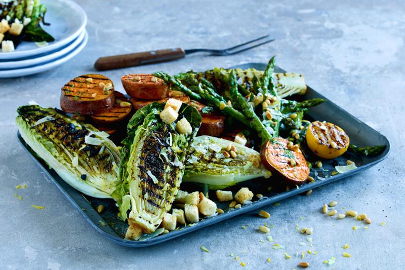 Slik griller du frukt og grønt