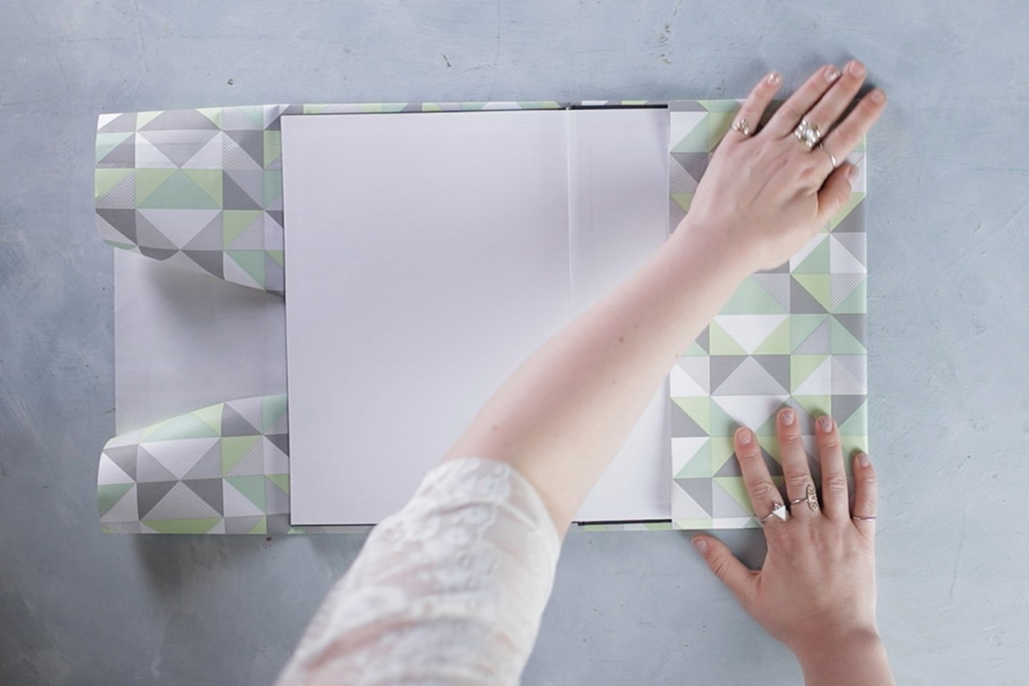 Slik setter du enkelt på bokbind uten teip