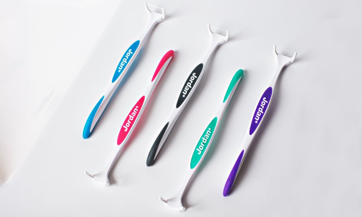 sak-01 Jordan Easy Clean Flosser.jpg