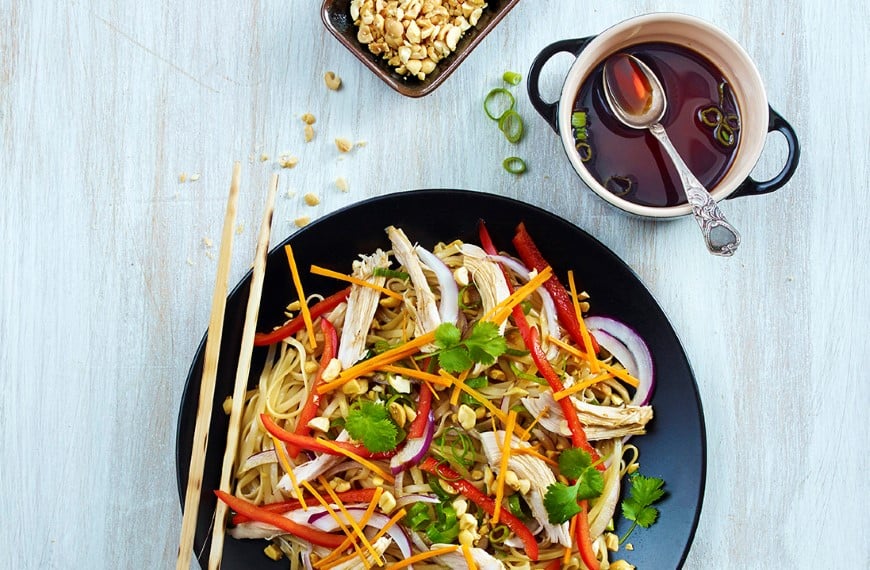 Asiatisk nudelsalat med kylling