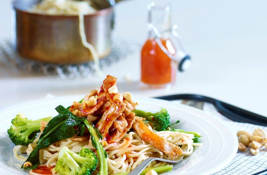 Wok med svinekjøtt og nudler