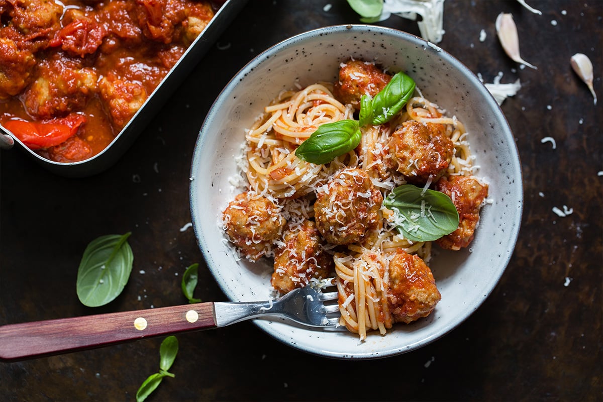 Spagetti og kyllingkjøttboller