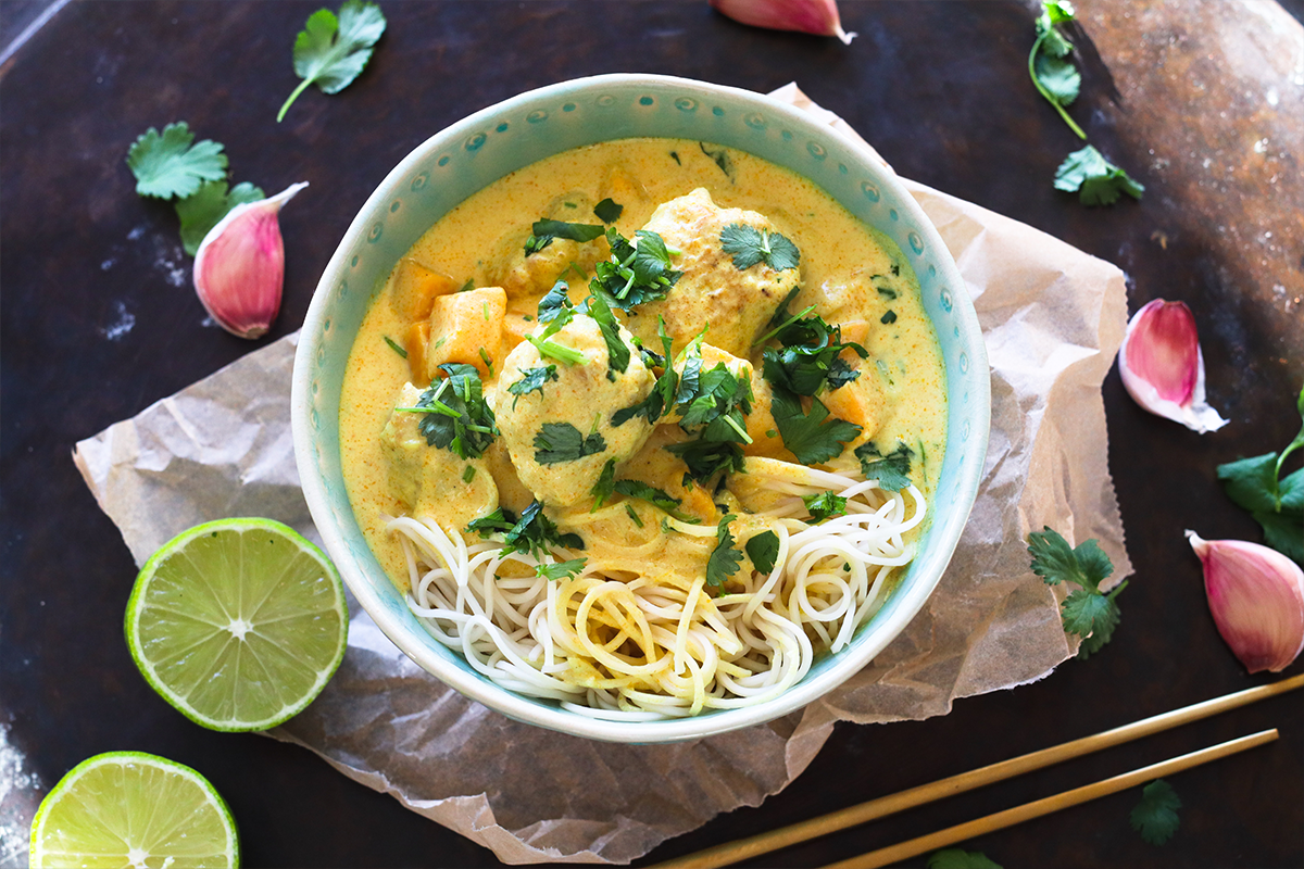 Thai yellow curry med kyllingkjøttboller
