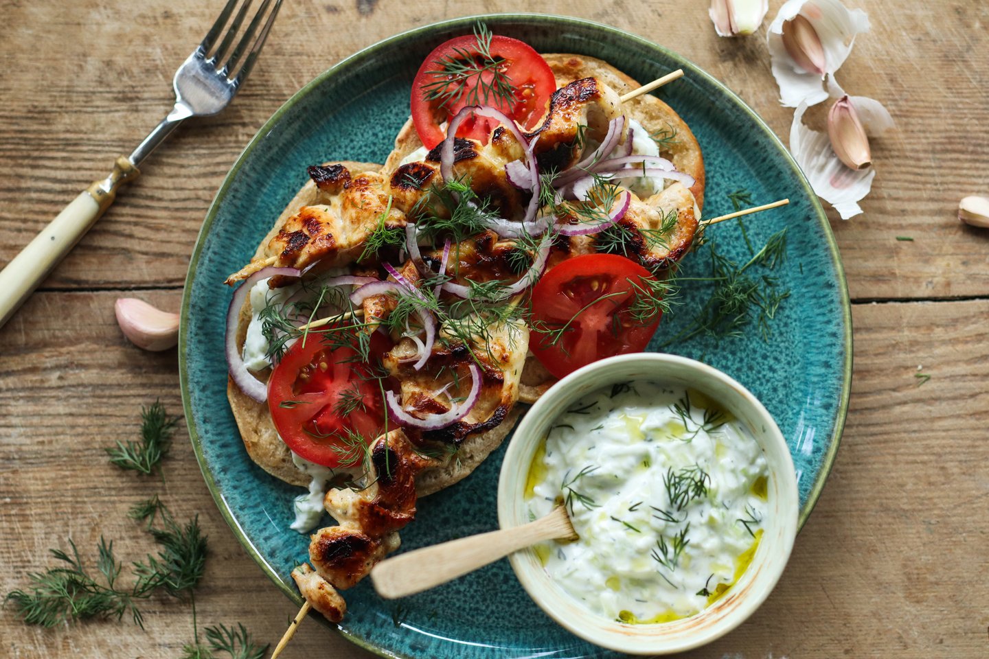 Kyllingspyd med pita og tzatziki