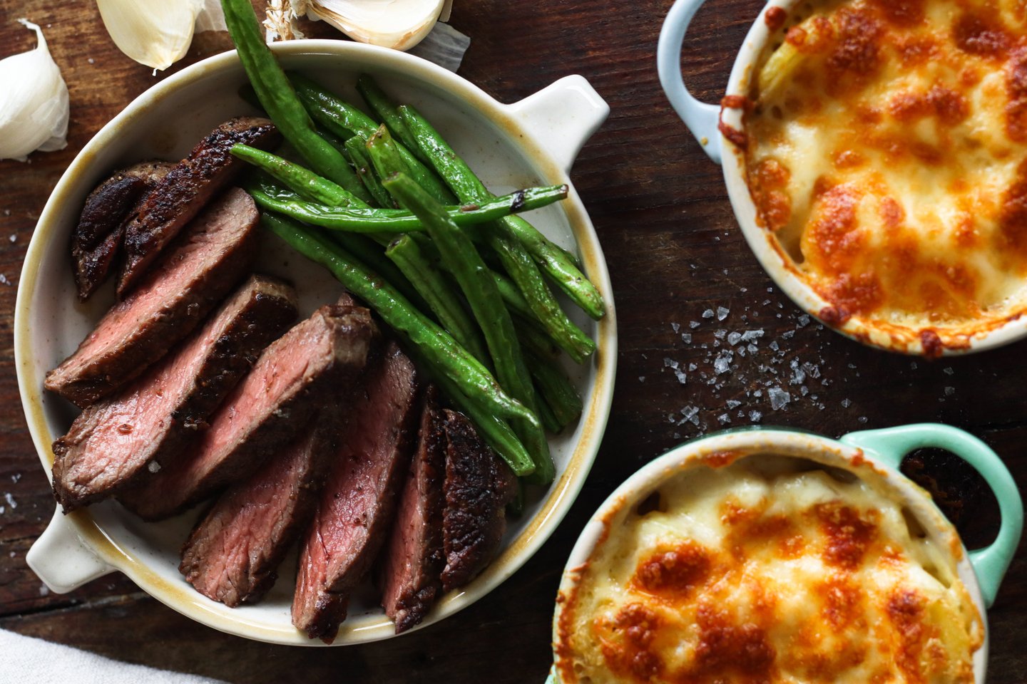 Indrefilet med fløtegratinerte poteter og aspargesbønner