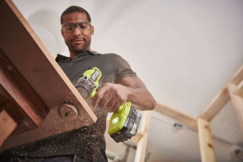 Ryobi ONE+ HP RDD18C1-2C20S Compact bor-/skrutrekker sett m/batteri