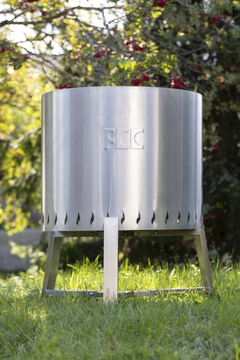 FCC Volcano justerbart stativ til båltønne