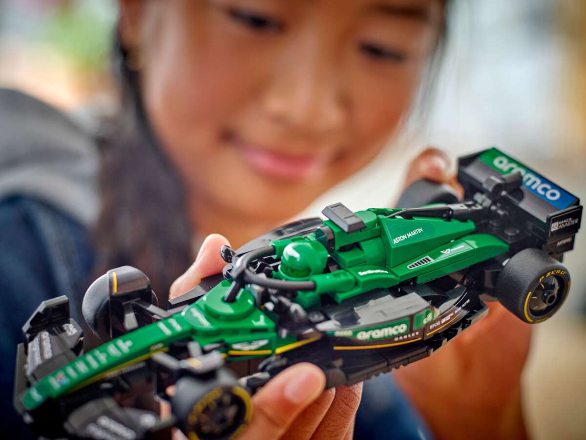 LEGO® Speed Champions Aston Martin Aramco F1® AMR24-racerbil 77245