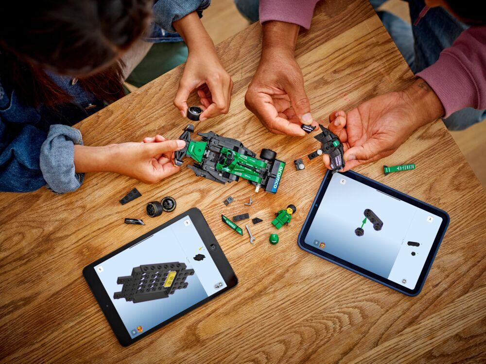 LEGO® Speed Champions Aston Martin Aramco F1® AMR24-racerbil 77245