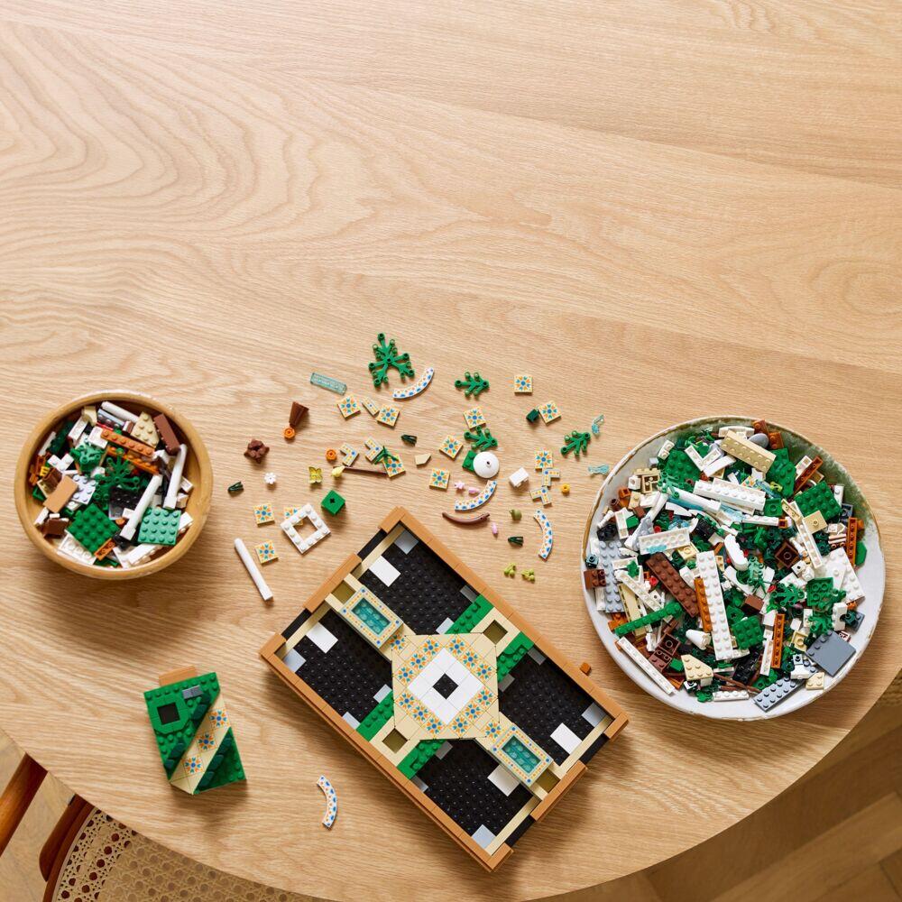 LEGO® Icons Hage med fontene 10359