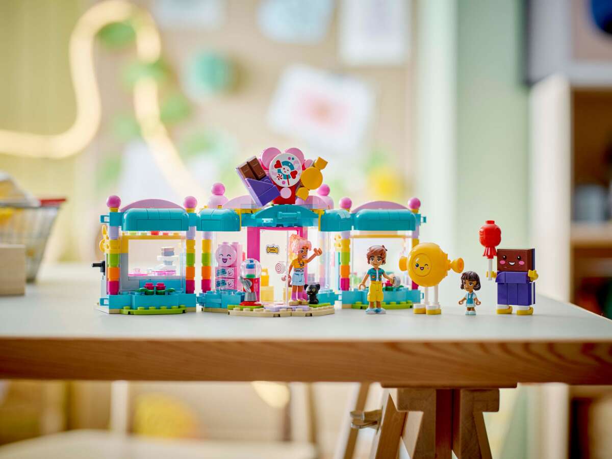 LEGO® Friends Godtebutikken i Heartlake City 42649