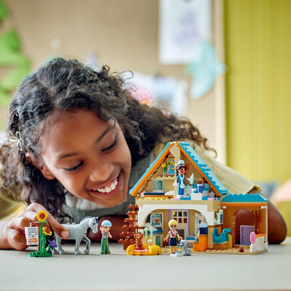 LEGO® Friends Dyreklinikk med hest og kjæledyr 42651