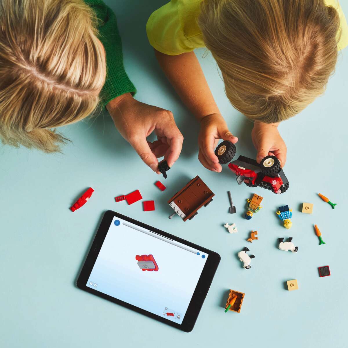 LEGO® City Sett med rød traktor, henger og sau 60461