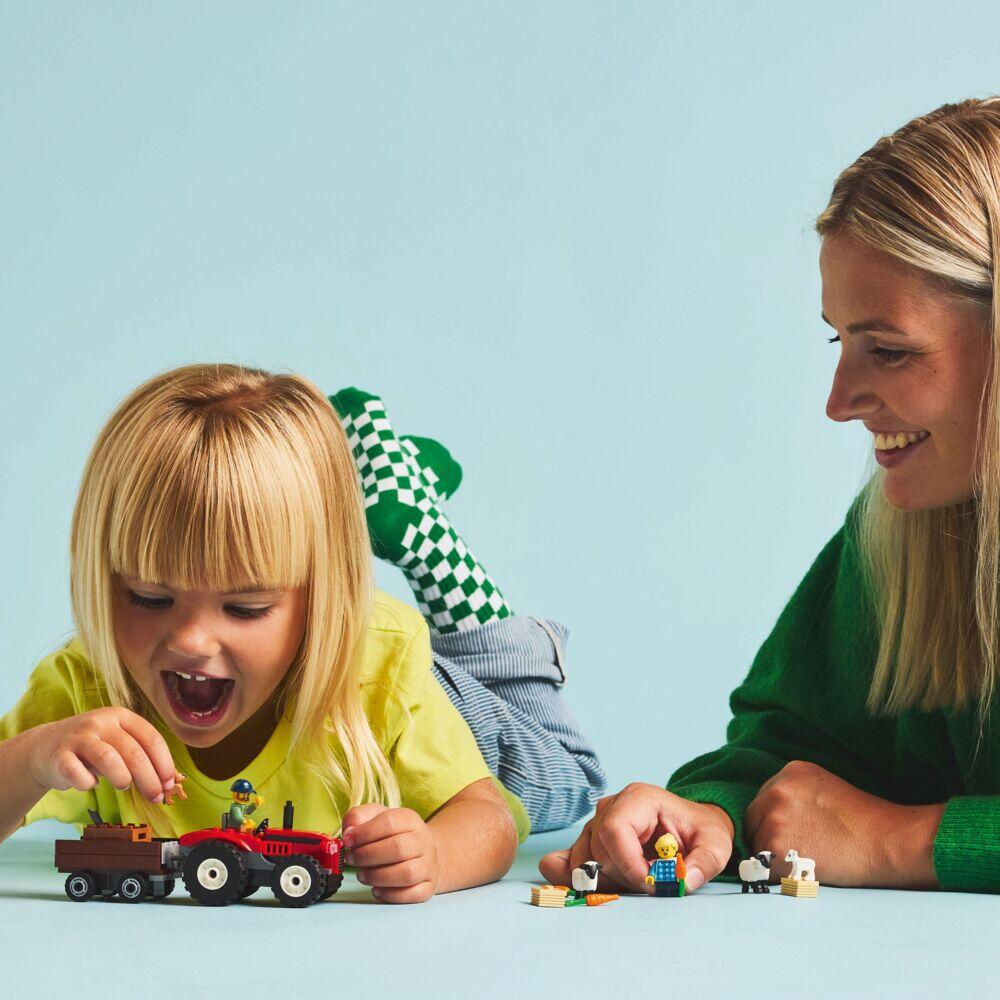 LEGO® City Sett med rød traktor, henger og sau 60461