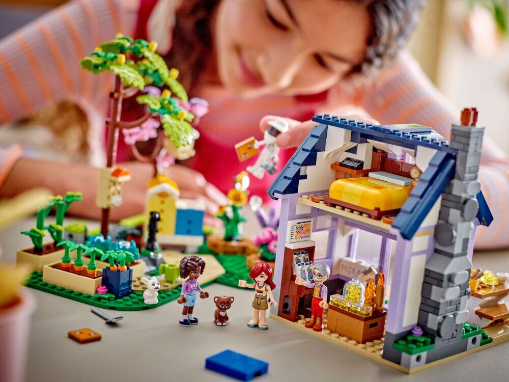 LEGO® Friends Birøkternes hus og blomsterhage 42669