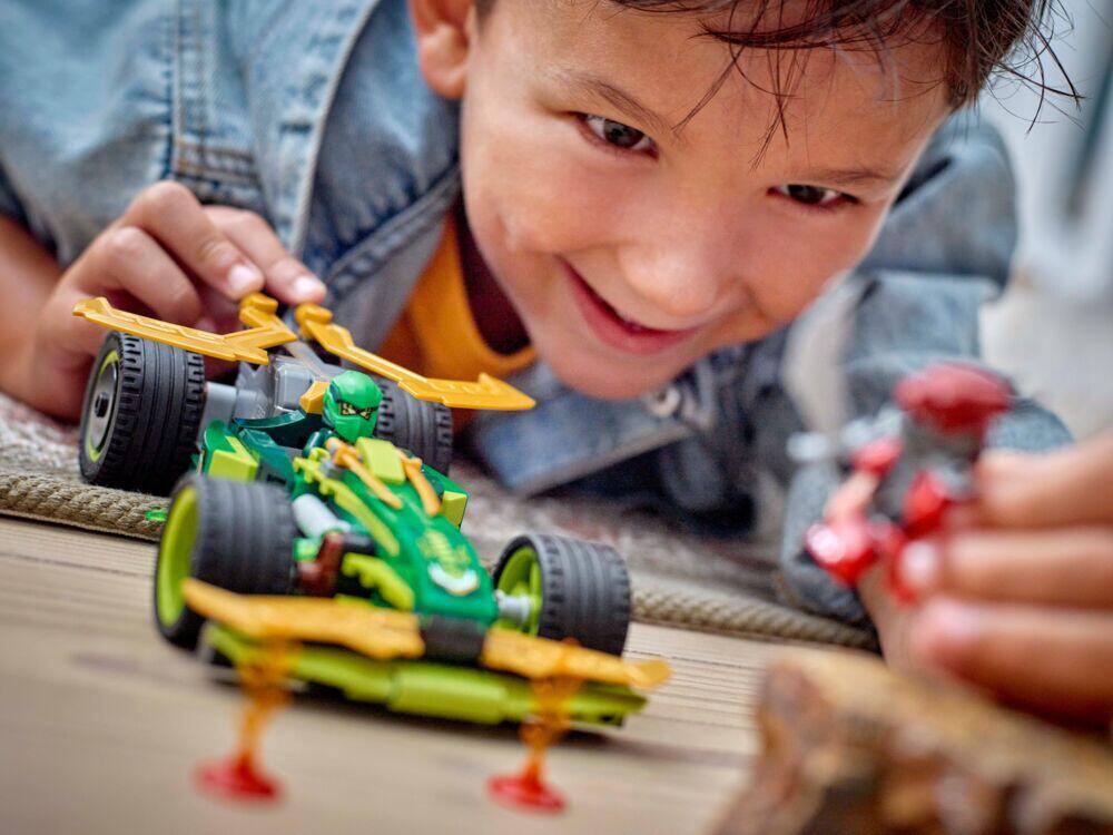 LEGO® NINJAGO® Lloyds pullback-racerbil 71828