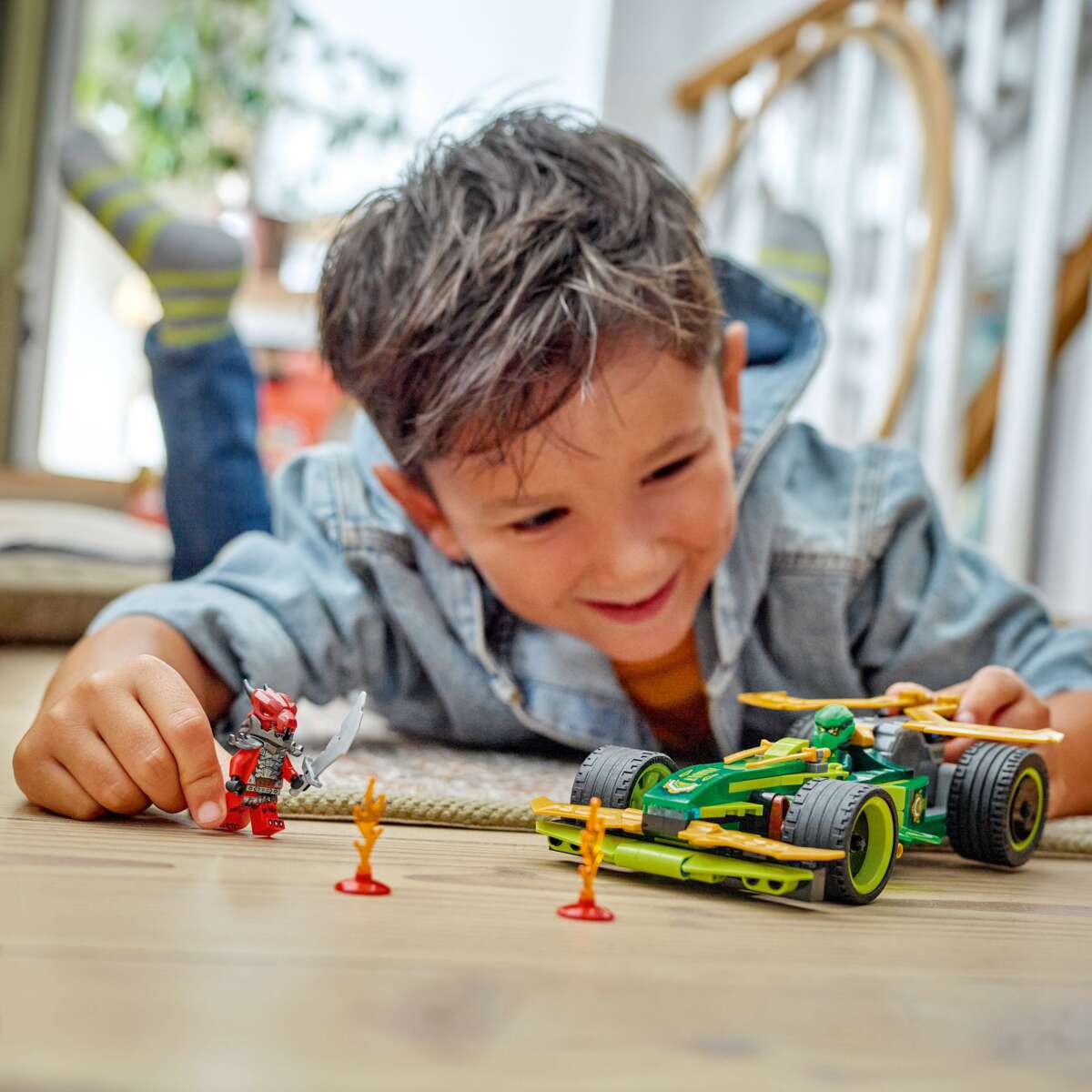 LEGO® NINJAGO® Lloyds pullback-racerbil 71828