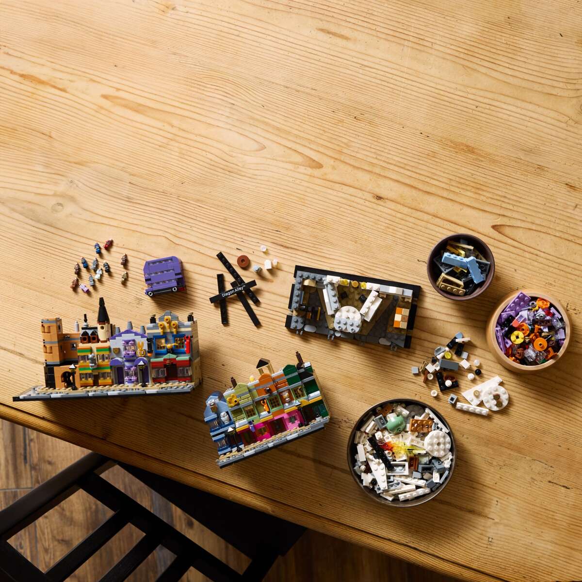 LEGO® Harry Potter™ Trollmannsbutikker i Diagonallmenningen 76444