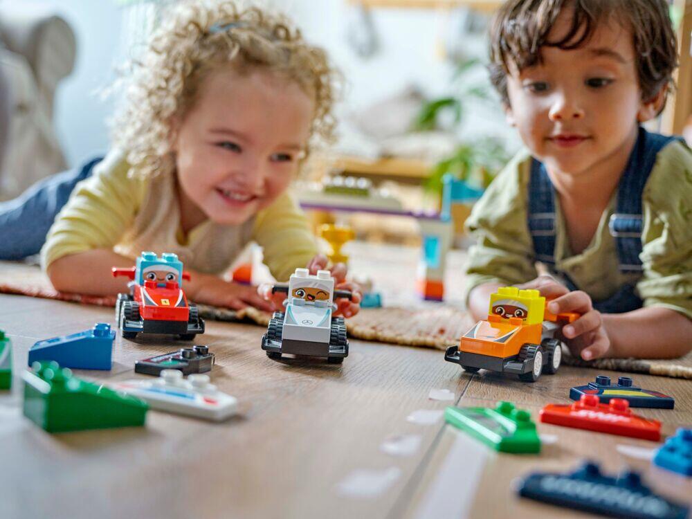 LEGO® DUPLO® Town F1® Team med racerbiler og sjåfører 10445