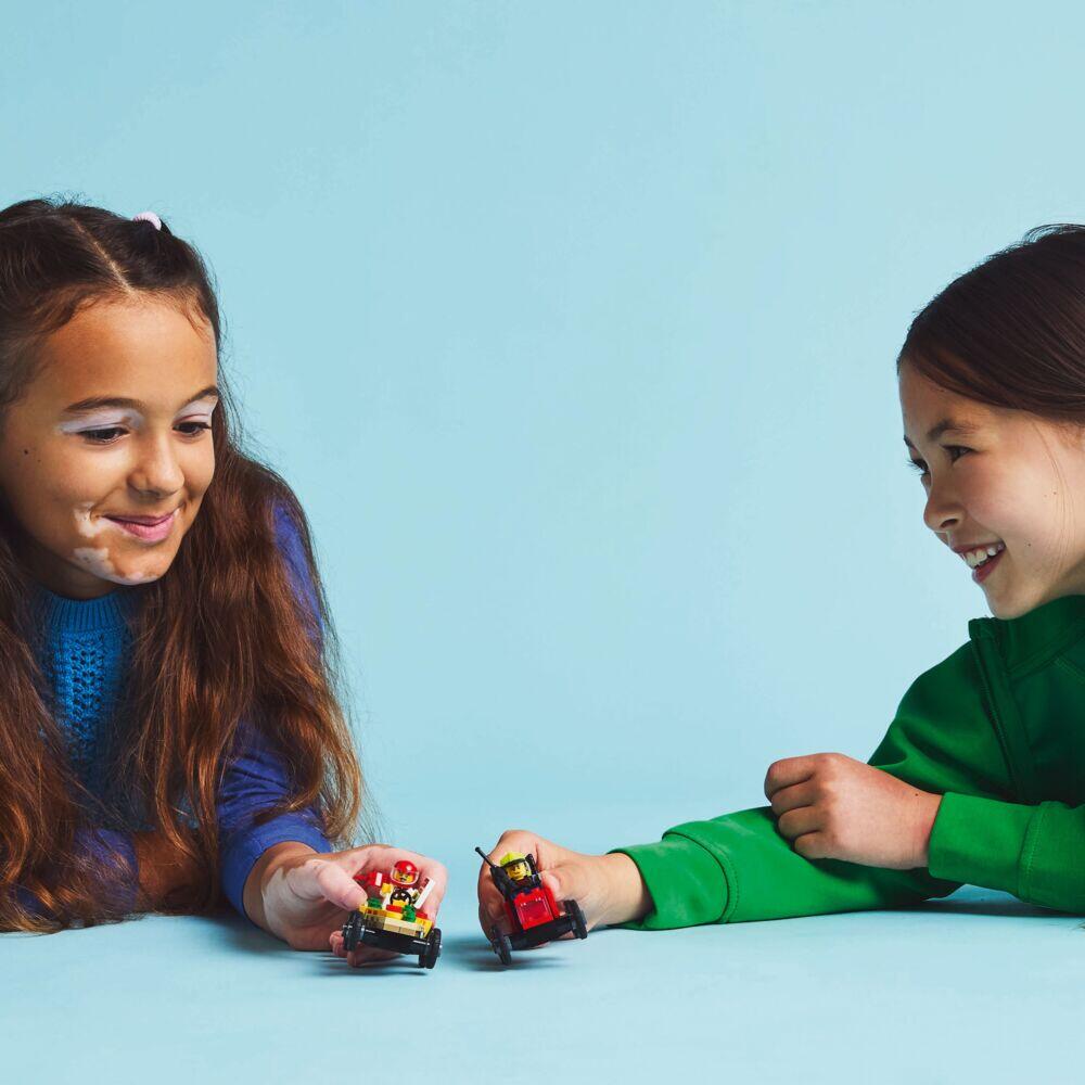 LEGO® City Billøp mellom pizzabil og brannbil 60458