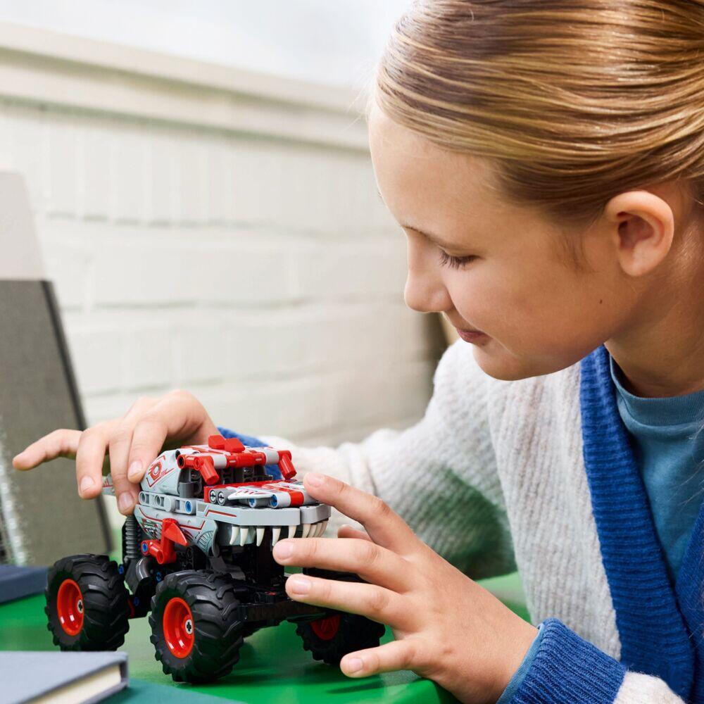 LEGO® Technic Monster Jam™ ThunderROARus™ med pullback-funksjon 42200