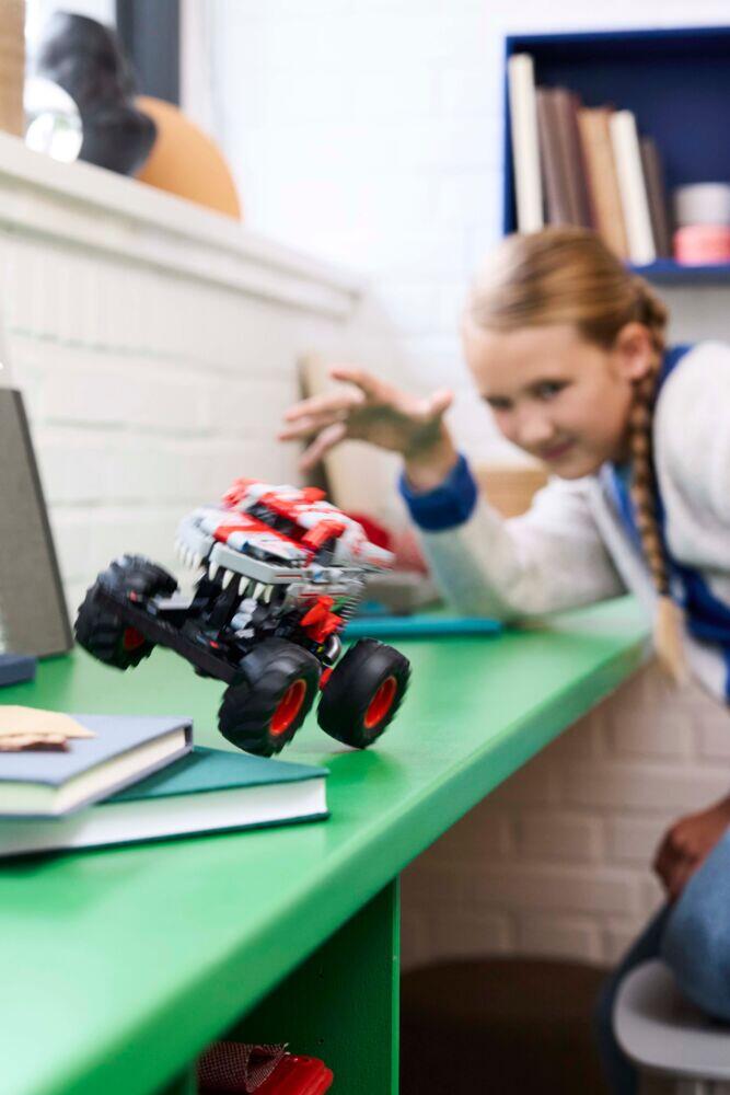 LEGO® Technic Monster Jam™ ThunderROARus™ med pullback-funksjon 42200