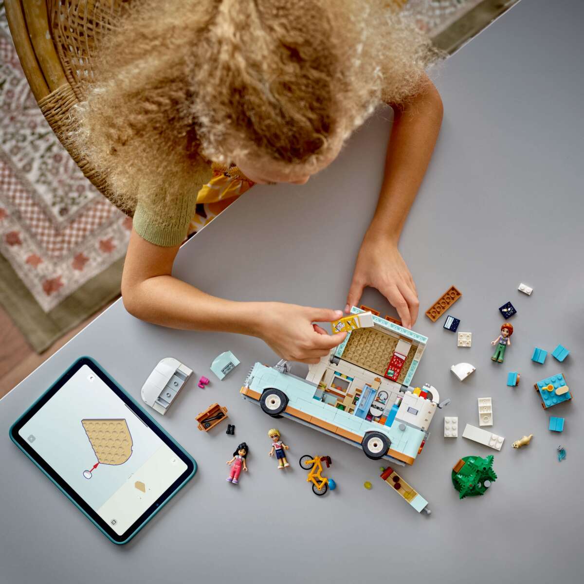 LEGO® Friends Bobiltur med venner 42663