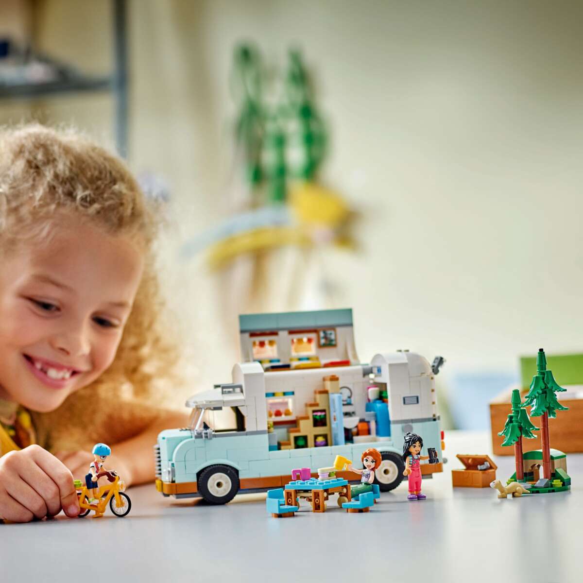 LEGO® Friends Bobiltur med venner 42663