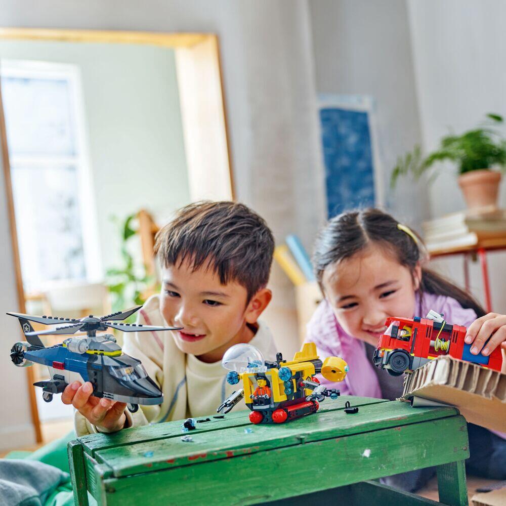 LEGO® City Pakke med helikopter, brannbil og ubåt 60462