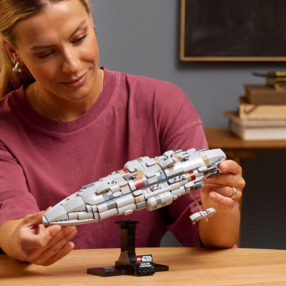 LEGO® Star Wars™ Home One Starcruiser 75405