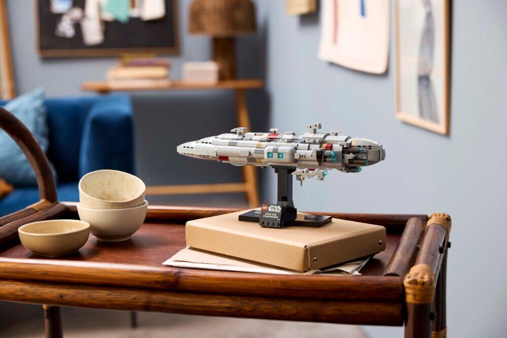 LEGO® Star Wars™ Home One Starcruiser 75405