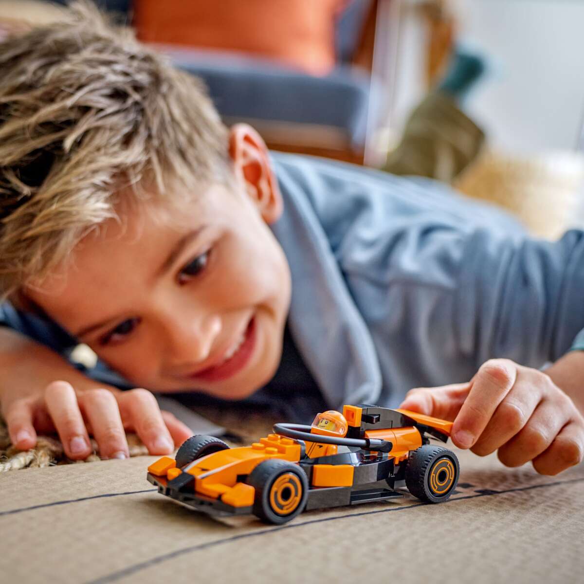 LEGO® City F1®-fører med McLaren-racerbil 60442