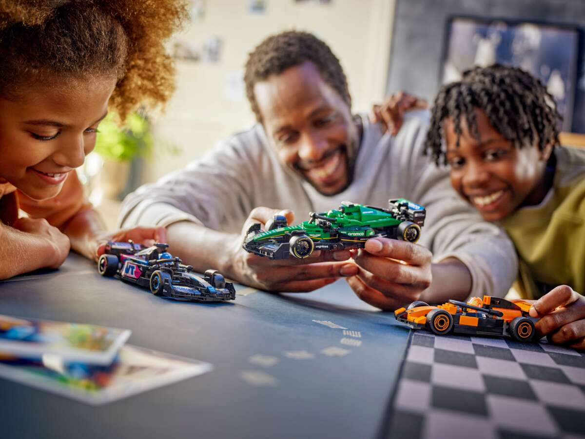 LEGO® City F1®-fører med McLaren-racerbil 60442