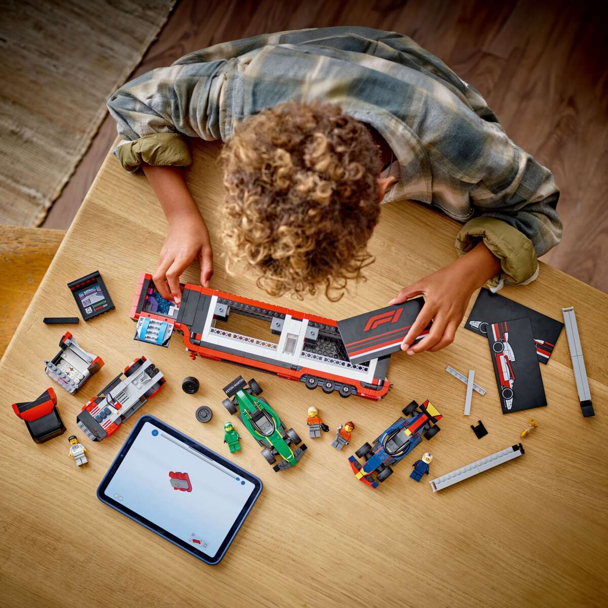 LEGO® City F1®-trailer med F1® RB20 og AMR24 60445