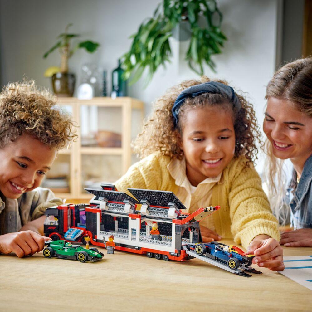 LEGO® City F1®-trailer med F1® RB20 og AMR24 60445