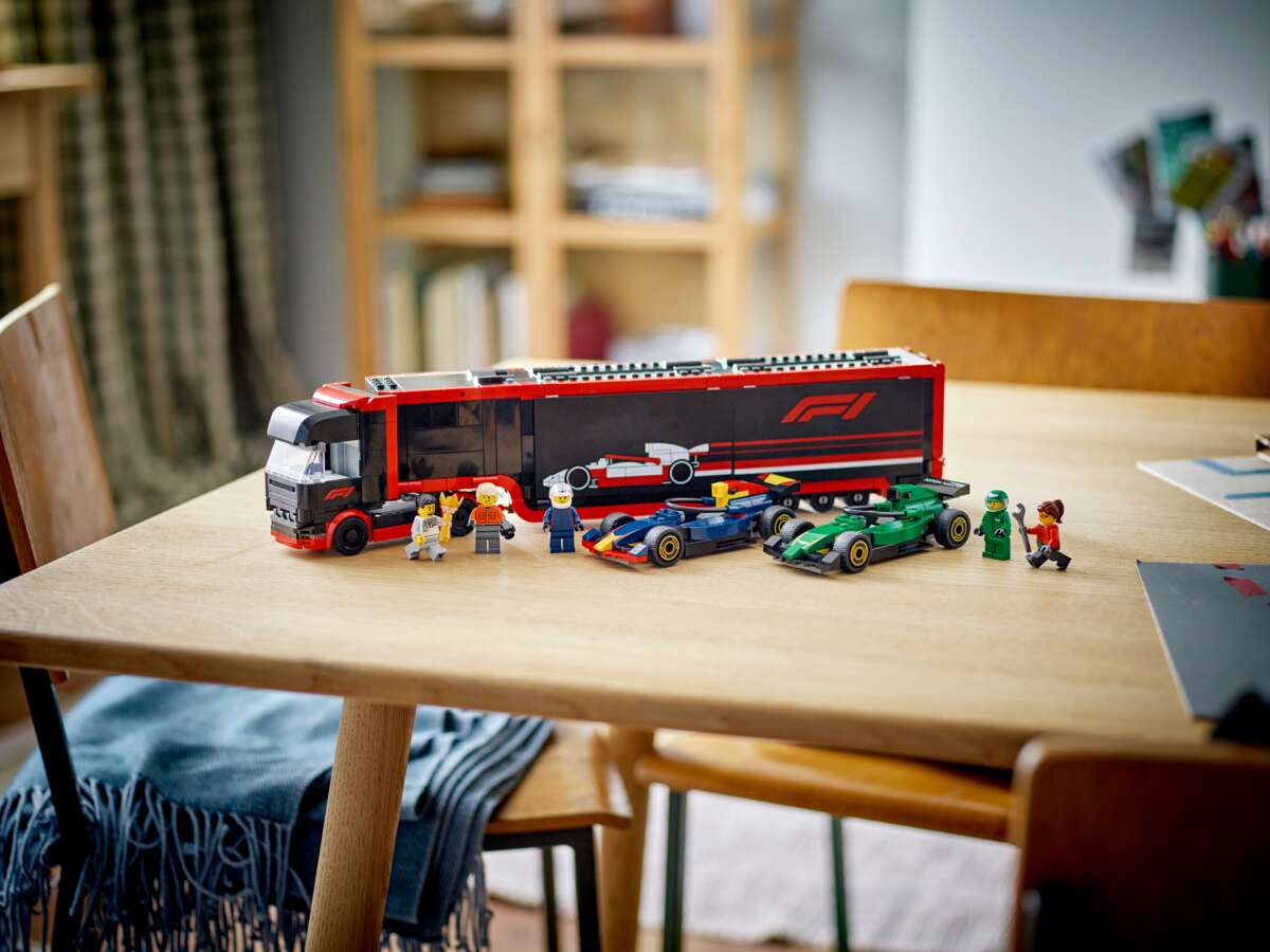 LEGO® City F1®-trailer med F1® RB20 og AMR24 60445