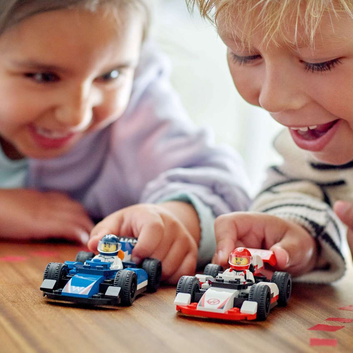 LEGO® City F1® Williams Racing og Haas F1® racerbiler 60464