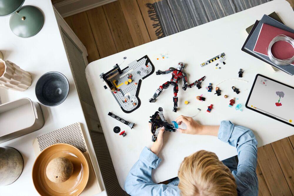 LEGO® Marvel Actionfylt kamp fra Captain America: Civil War 76314