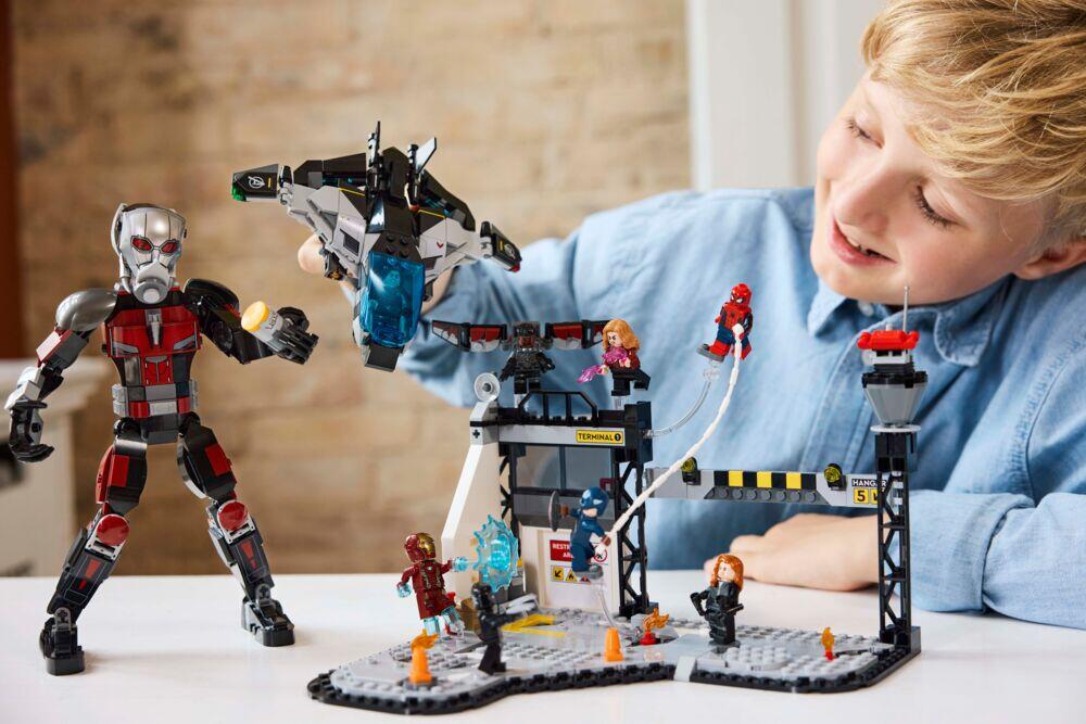 LEGO® Marvel Actionfylt kamp fra Captain America: Civil War 76314